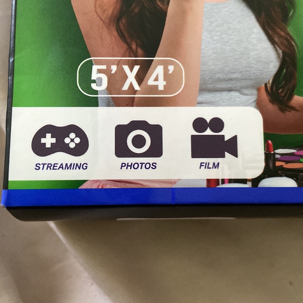 Green Screen Backdrop - Picture 2 of 4
